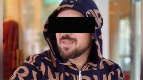 VIDEO Doi hoți au furat un bancomat degeaba! Credeau că o să se îmbogățească dar, potrivit autorităților, nici măcar nu au apucat să vadă banii